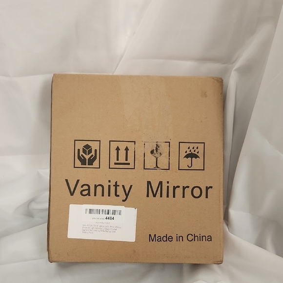 Vanity Mirror - Picture 1 of 4